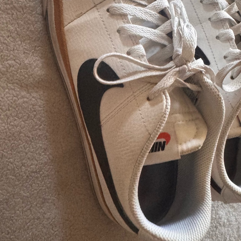 Nike Men's White and Black Sneakers with Brown Accents